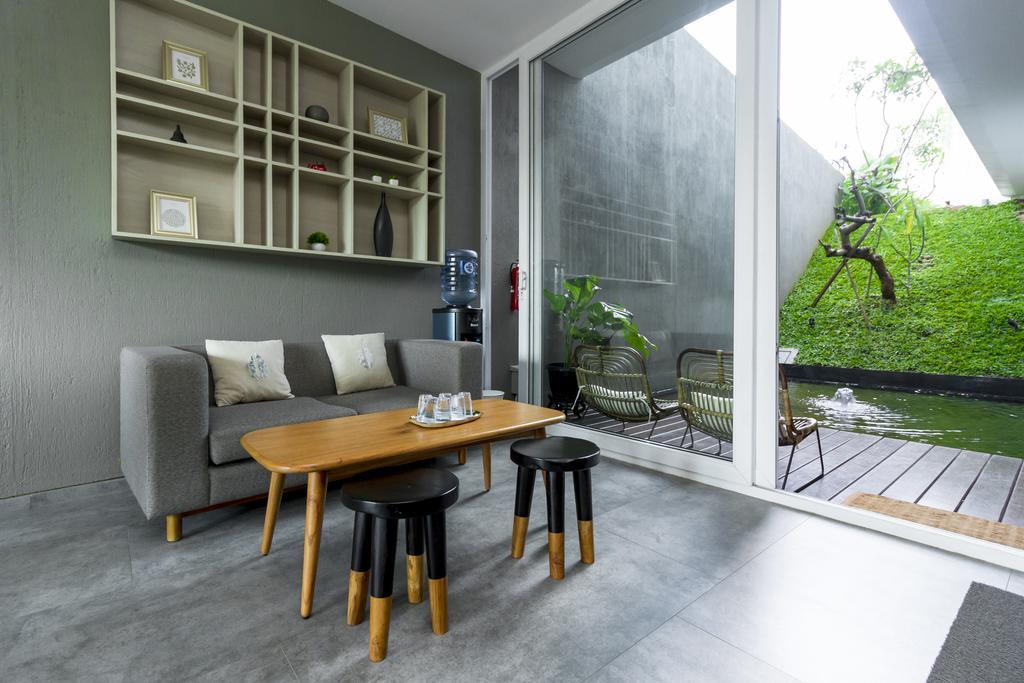 Reddoorz Plus Near Perbanas Jakarta Exterior foto